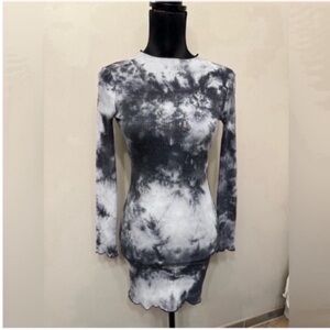 Superdown by Revolve Women’s Tie-Dye Grey Long Sleeve Mini Dress S